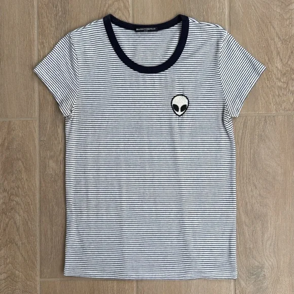 Brandy Melville Alien Patch Decal Tumblr Girl ‘90s Basic Striped Ringer Tee - Picture 2 of 3